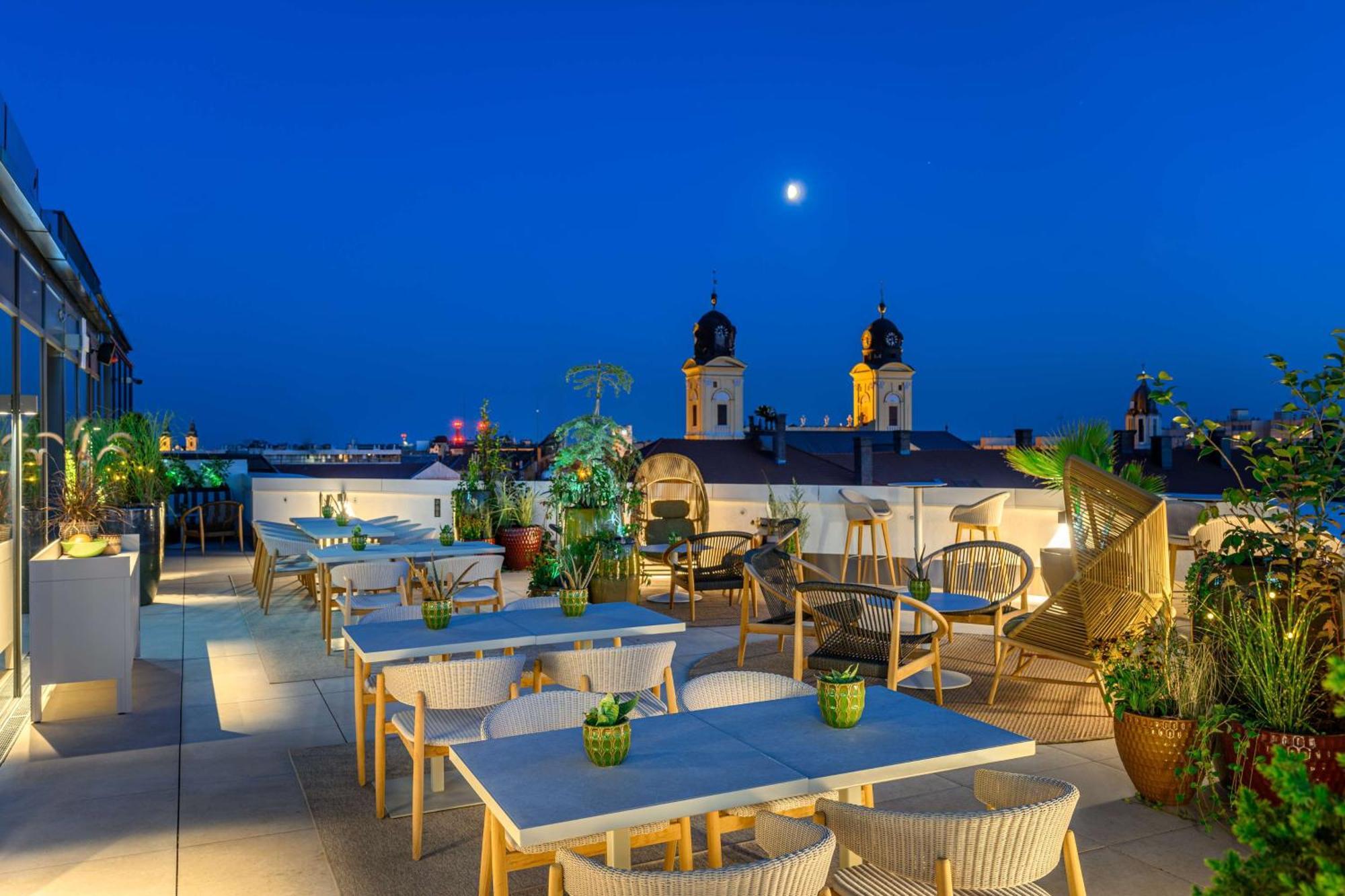 Hilton Garden Inn Debrecen City Center Exterior photo